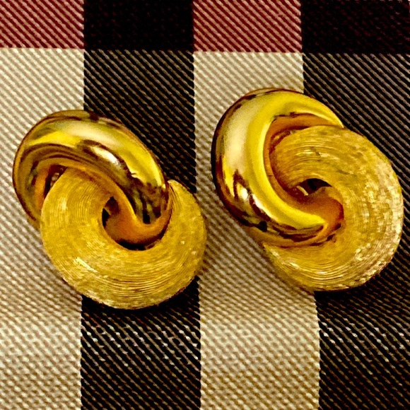Christian Dior Vintage Signature Clip on Earrings - Picture 9 of 16